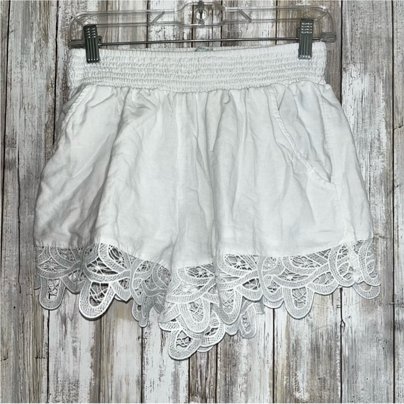 American Eagle Outfitters Pants - American Eagle White Lace Bottom Linen Blend Shorts